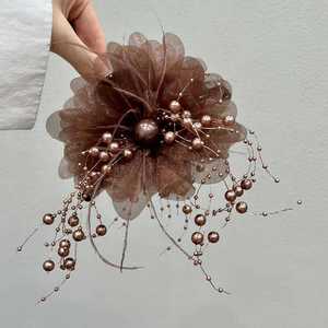 Pince à cheveux rétro en gaze à pampilles florales, style requin, pour femme - Product Image 5