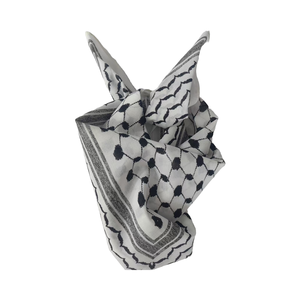 Bandana con estampados geométricos monocromáticos elegantes para trajes versátiles. - Product Image 1