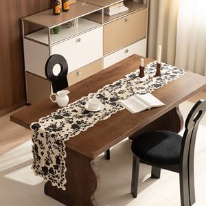 RichesBase OEM Design original <span class=keywords><strong>Chemin</strong></span> <span class=keywords><strong>de</strong></span> <span class=keywords><strong>table</strong></span> imprimé vintage Décoration <span class=keywords><strong>Chemin</strong></span> <span class=keywords><strong>de</strong></span> <span class=keywords><strong>table</strong></span> à manger à fleurs personnalisé avec bord irrégulier - Product Image 4