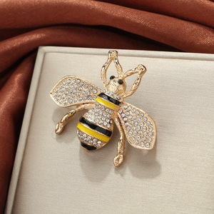 Fashion <b>Bee</b> Brooch Zinc Alloy Insect Shape Micro Insert Unisex <b>Gift</b> Accessory - Product Image 1
