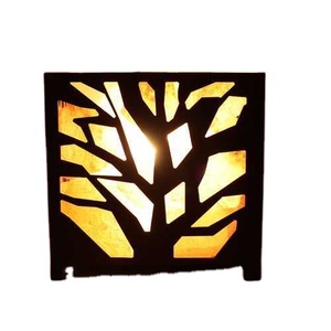 Décoration d'intérieur élégante Artisanat naturel artisanal Belle lampe au sel de l'Himalaya Forme d'arbre à fleurs sculptées avec du sel naturel - Product Image 1