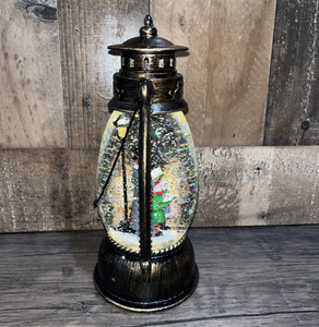 Cadeaux délicats <span class=keywords><strong>de</strong></span> Noël personnalisés Carols Santa Claus Figurines Musical Glowing Lantern Transparent Poly Resin Water Snow Globe - Product Image 5