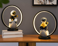 Statue d'astronaute en résine pour décoration de table, lampe de nuit moderne usb, décoration de maison, cadeau unique, LED créative