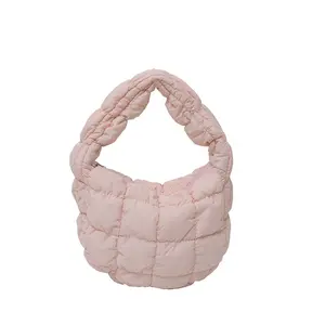Neue modische Mini Cute Nylon Rüschen Cloud Tasche Geste ppte Handtasche mit Reiß verschluss Top Griff für Lady