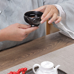 ชุดน้ำชาเซรามิกสไตล์จีนลายดอกบัว ถ้วยชาพอร์ซเลนทรงกลม ชุดน้ำชากังฟูสำหรับดื่มช่วงบ่าย ไม่มีฝาปิด ดีไซน์จีนแบบใหม่ - Product Image 4