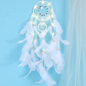 Vente en gros de Offre Spéciale Sweet Home Decor <span class=keywords><strong>Attrape</strong></span>-rêves Ornement de plumes blanches <span class=keywords><strong>Attrape</strong></span>-rêves fait à la main - Product Image 1