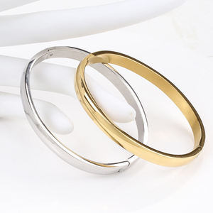 Factory Direct Sales of Stainless Steel Personalized <b>Solid</b> Color <b>Bracelets</b> for Men and Women - Product Image 1