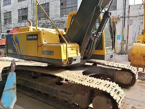 Excavatrice Volvo EX210BLC d'occasion de haute qualité, modèle 2010, 21 tonnes, capacité de la benne de 1,03 m, moteur de pompe efficace, bon état - Product Image 4