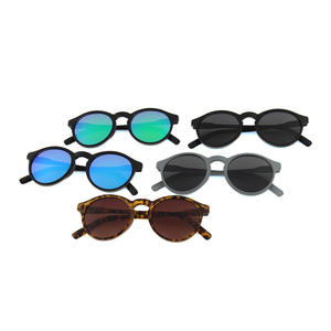 Gafas de Sol Redondas Minimalistas Unisex con Protección UV400, Material de PC, para Protección Solar, Viajes, Conducción y Moda - Product Image 1