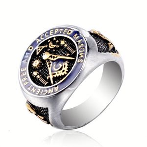Anillo de Acero Inoxidable con Emblema Masónico, Detalles en Dos Tonos Plata y Oro, Superficie Negra Texturizada, Diseño de Sello Vintage para Hombre - Product Image 1