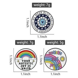 En gros, badges métalliques créatifs à thème de dessin animé, broches lettres arc-en-ciel uniques, série « Sensibilisation à l'Autisme » - Product Image 5