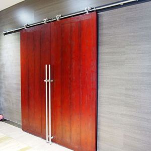 Cintre moderne en acier inoxydable de haute qualité <span class=keywords><strong>Kit</strong></span> de porte coulissante à double compartiment Quincaillerie pour porte coulissante - Product Image 5