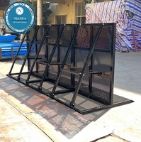 Clôtures en fer pour le contrôle des foules lors de concerts avec composants traités thermiquement à louer - Barrières et portails treillis Mojo pour événements