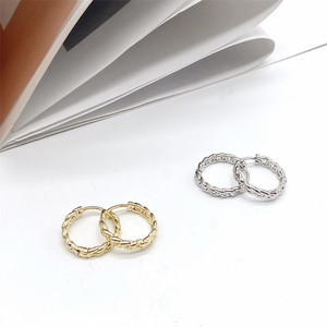 Pendientes de Aro Geométricos de Aleación de Zinc Dorado, Círculo Pequeño, Joyería Minimalista de Moda - Product Image 4