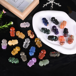 Vente en gros de sculptures en pierre naturelle sculptée, mini sculptures en cristal de quartz en forme d'arête de poisson pour la fabrication de bijoux - Product Image 4