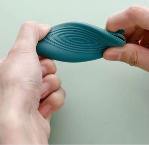 Juego de 2 protectores de silicona ecológicos para mangas de ollas y sartenes, resistentes al calor, modernos, sencillos y antideslizantes para utensilios de cocina. - Product Image 5