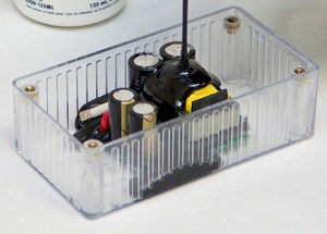 Compuesto Epóxico de Alta Resistencia de 2 Partes para Encapsulado y Sellado, Color Negro, Flexible, para Fábricas Químicas - Product Image 2
