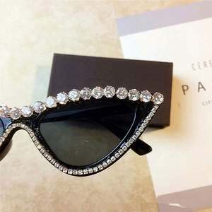 Gafas de Sol de Moda al por Mayor, Gafas de Sol de Lujo con Pedrería para Mujer, Gafas de Sol Vintage de Ojo de Gato para Dama - Product Image 3