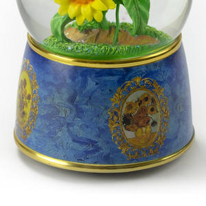 Decorazione della tua casa globo d'acqua in resina con cartoni animati e carillon ornamenti personalizzati sfera di neve di girasole - Product Image 2
