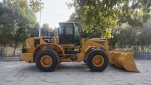 Chargeuse sur pneus CAT 966H d'origine japonaise, bon état, godet de 4,0 m³, pour travaux de carrière et de construction portuaire - Product Image 2