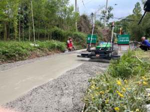 Robot de chape laser de construction routière SCJC, <span class=keywords><strong>machine</strong></span> de nivellement automatique du béton pour autoroutes et trottoirs - Product Image 4