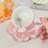 Tasses en céramique en porcelaine nordique Madou Tasses à café et thé de voyage personnalisées avec coquille de perle et poignée de fleur Vente en gros