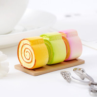 KI yuewu Simulation Matcha Strawberry Roll Petit dessert DIY Accessoires décoratifs Ornement artisanal de bureau