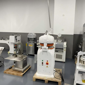 Machine manuelle à faible coût pour la découpe et la fabrication de pâte à pain, diviseuse et arrondisseuse de pâte à pizza, à usage commercial, en vente - Product Image 5