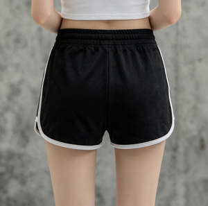 Shorts en velours noir pour femme, taille haute, cordon de serrage, passepoil contrastant, tenue décontractée d'été, tissu respirant et doux, vente en gros - Product Image 3