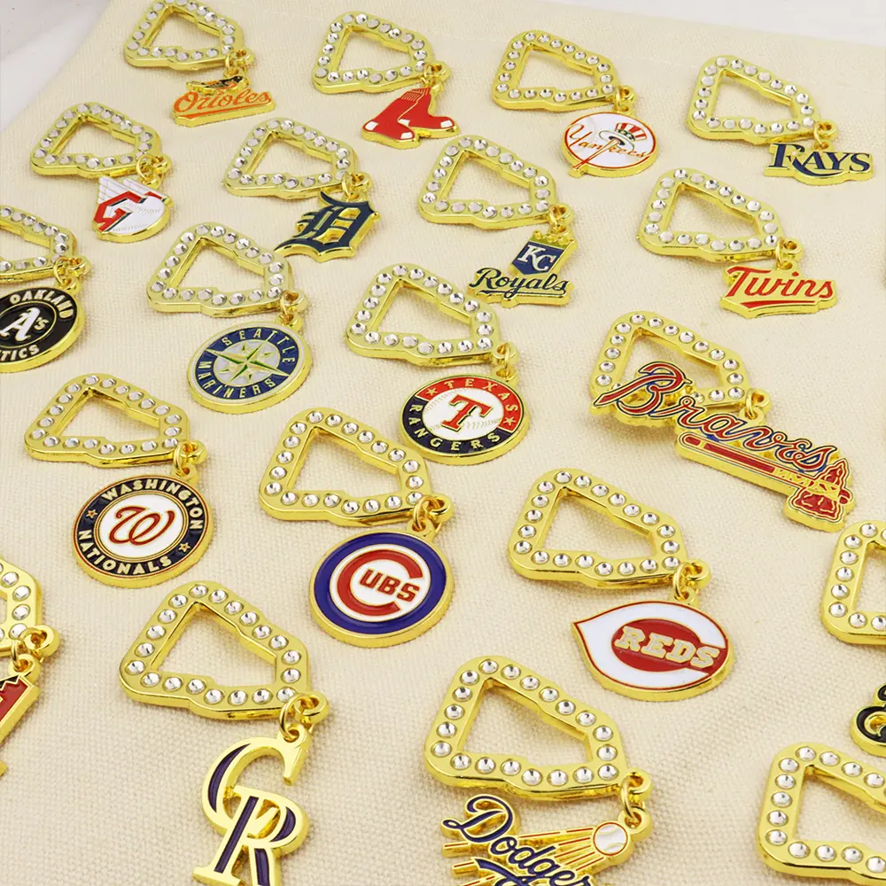 Großhandel Baseball Team Logo Emaille Pins Diamant mexikanischen Anime Pins Hut Pins Charms