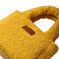 Sac fourre-tout mini en peluche douce de haute qualité, sac à main en polaire Teddy avec étiquette en cuir PU, sac à poignée ouverte pour femme