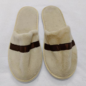 Zapatillas de hotel de lana de coral, cómodas y personalizadas, color blanco cremoso, venta directa de fábrica - Product Image 5