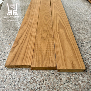 Plancher en bois <span class=keywords><strong>thermo</strong></span>-modifié de frêne moderne de haute qualité pour usage extérieur en parc, nœuds <span class=keywords><strong>thermo</strong></span>-traités, brun naturel, épaisseur 20 mm - Product Image 3