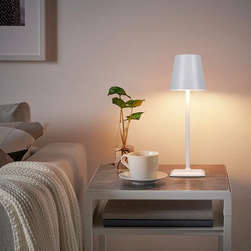 Luxus-Tischlampe aus Aluminium Metall Dekoration LED-Tischlicht für Leseszimmer Beeside Wohnzimmer