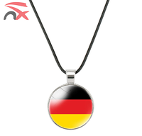Colliers pendentifs circulaires en corde avec divers drapeaux nationaux, drapeaux de pays d'Europe, France, Portugal