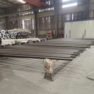 عمود إنارة خارجي من الفولاذ المجلفن بطول 4م 5م 6م 7م 8م 9م 10م 12م بذراع مزدوج أو مفرد من الشركة المصنعة - Product Image 1