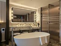Espejo Inteligente de Baño Rectangular de Lujo de 22 Pulgadas con Marco de Acero Inoxidable Ecológico, Impermeable IP65, con Televisor Integrado para Hoteles InterContinental