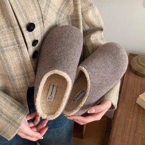 Осенне-зимние шлепанцы с закрытым носком - Product Image 3