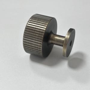 Tay nắm hình trụ có hoa văn theo chiều dọc bằng đồng cổ phong cách cổ điển, tủ đựng đồ nội thất bằng đồng nguyên khối Ngăn kéo tủ quần áo - Product Image 2