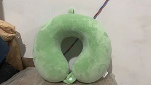 Source Factory Wholesale Portable U-Shape <b>Memory</b> <b>Foam</b> Travel Neck Pillow with Customizable Logo & Color 30x30cm <0.5kg - Product Image 2