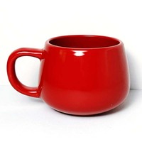 Tasse à café en céramique rouge, forme ventrue et ronde, en porcelaine brillante, pour usage commercial, vente en gros, unité de base pour centre d'approvisionnement