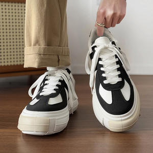 Chaussures de skate tendance pour hommes, style classique noir avec surpiqûres blanches, semelles épaisses, parfaites pour les loisirs quotidiens - Product Image 5