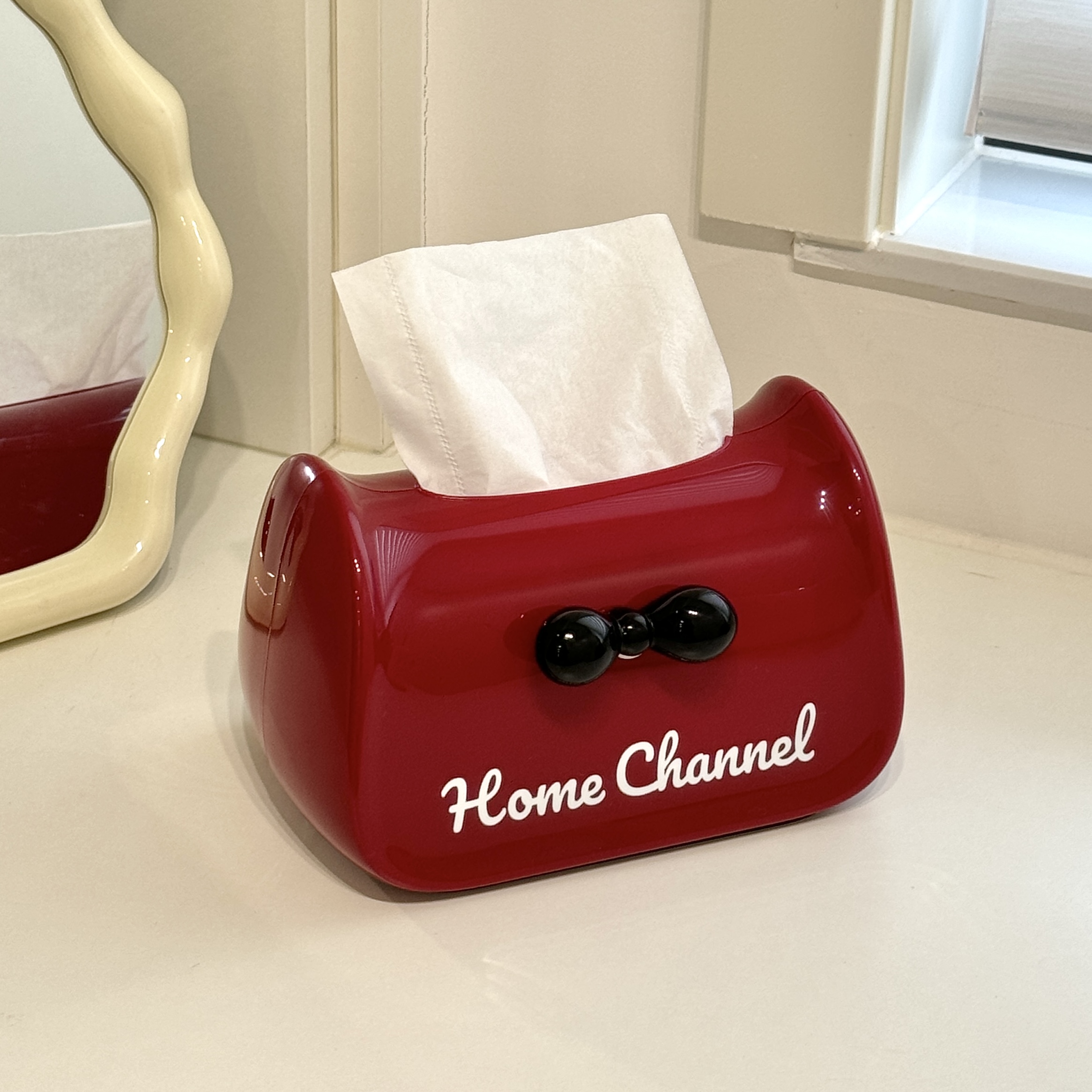 Boîte à mouchoirs avec nœud [rouge]