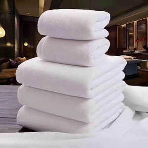 QUNZHEN Logo personnalisé 100% coton blanc hôtel <span class=keywords><strong>drap</strong></span> <span class=keywords><strong>de</strong></span> <span class=keywords><strong>bain</strong></span> serviettes 600gsm coton douche serviette <span class=keywords><strong>de</strong></span> <span class=keywords><strong>bain</strong></span> - Product Image 2