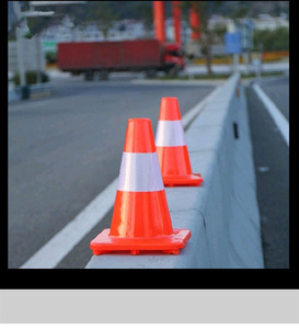 Cône de signalisation routière flexible en PVC orange de 30 cm (12 pouces) avec colliers réfléchissants non-décollables – Vente en gros - Product Image 6