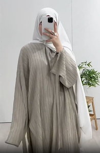 J-236 Ropa Islámica Modesta Clásica y Sencilla para Mujer, Talla XXL Conjunto de 2 piezas: Abaya plisada a rayas y faldas oversize con aberturas laterales - Product Image 6