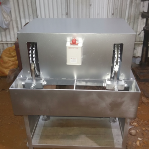 Machine à décortiquer la noix de coco, machine à décortiquer la noix de coco, machine à retirer la coque de noix de coco, équipement de retrait de la coque de noix de coco - Product Image 1