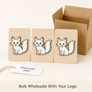 Broche en émail personnalisée en usine, motif renard assis mignon et kawaii, crème ivoire nickel noir, grande queue souriante, vente en gros, OEM, ODM, marque privée - Product Image 1