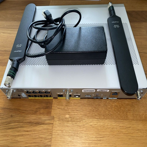 Nuevo PLC <span class=keywords><strong>C1111</strong></span>-8PLTEEAW - Controlador de Programación PLC ISR 1100 <span class=keywords><strong>8P</strong></span> 2x WAN - Product Image 1