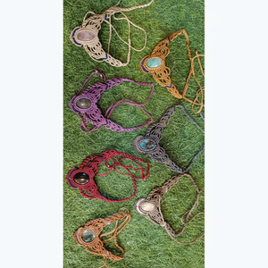 Collar de macramé ajustable hecho a mano, mezcla de colores, hilo de piedras preciosas, aniversario, Día de San Valentín, colgantes de cristal, joyería de dijes - Product Image 1